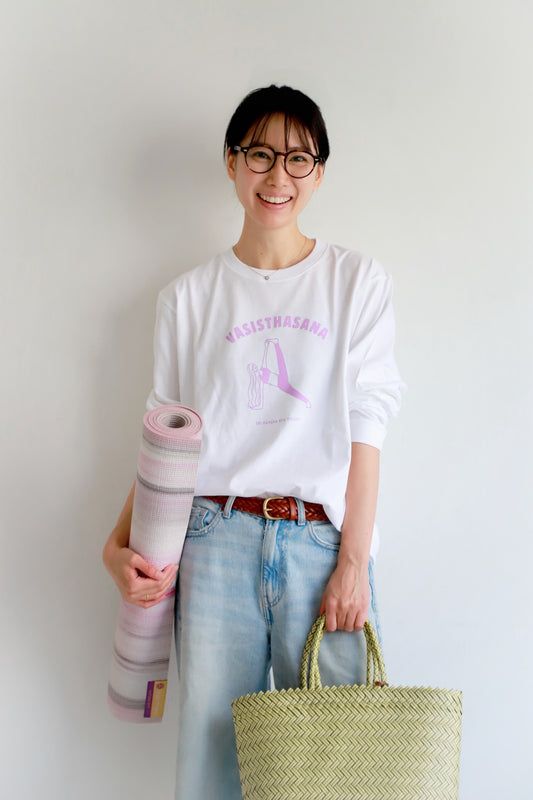 SRI.RAMANA.RITA.YOGUE VASISTHASANA ロングTシャツ(オフホワイト×ライトパープル)