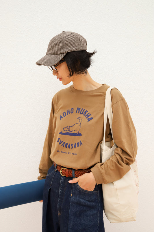 SRI.RAMANA RITA YOGUE ADHOMUKHA SVANASANA /ダウンドッグ ロングTシャツ(ブラウン×ネイビー)