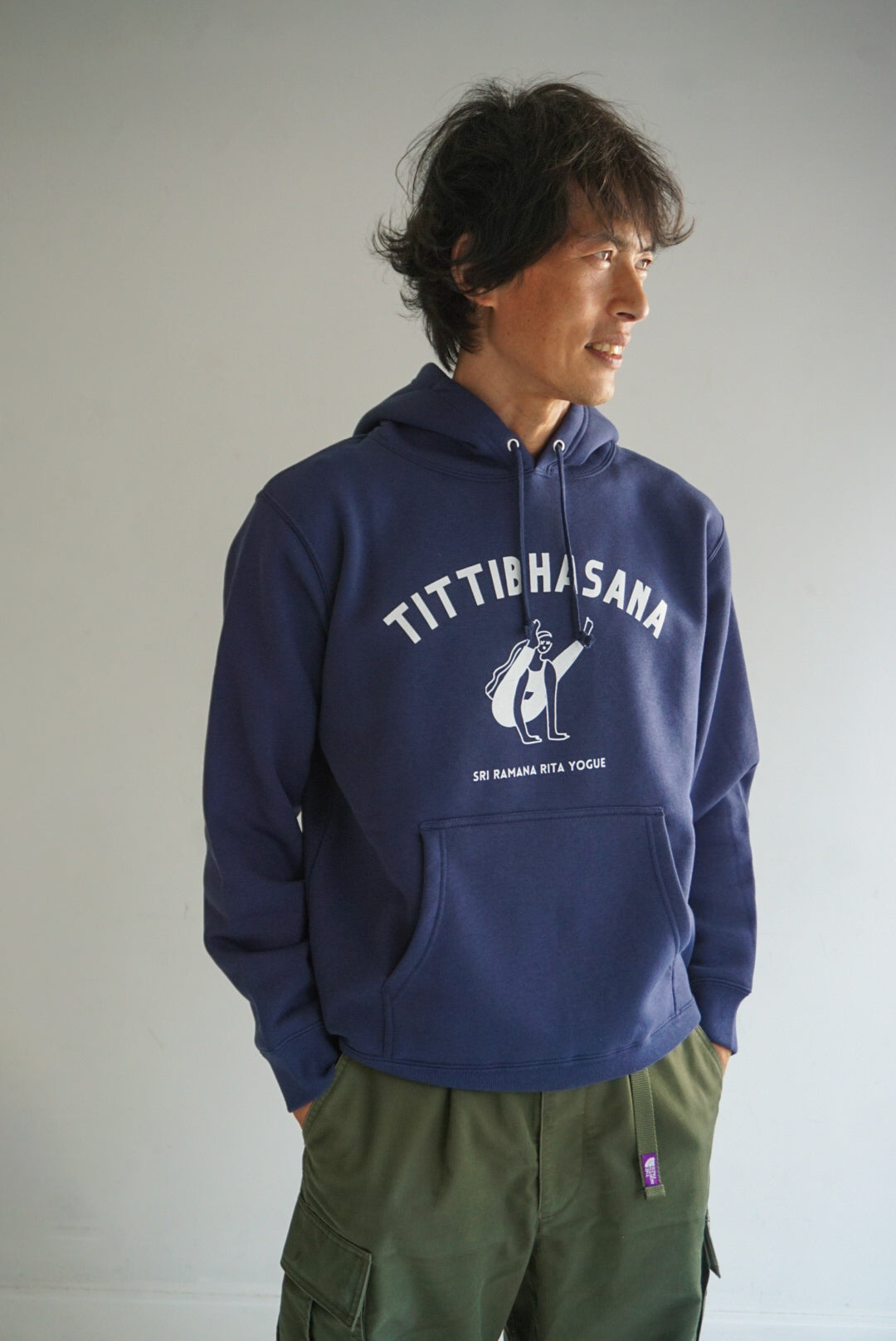 SRI.RAMANA.RITA.YOGUE/TITTIBHASANA 蛍のポーズ パーカー(ネイビー×ホワイト)