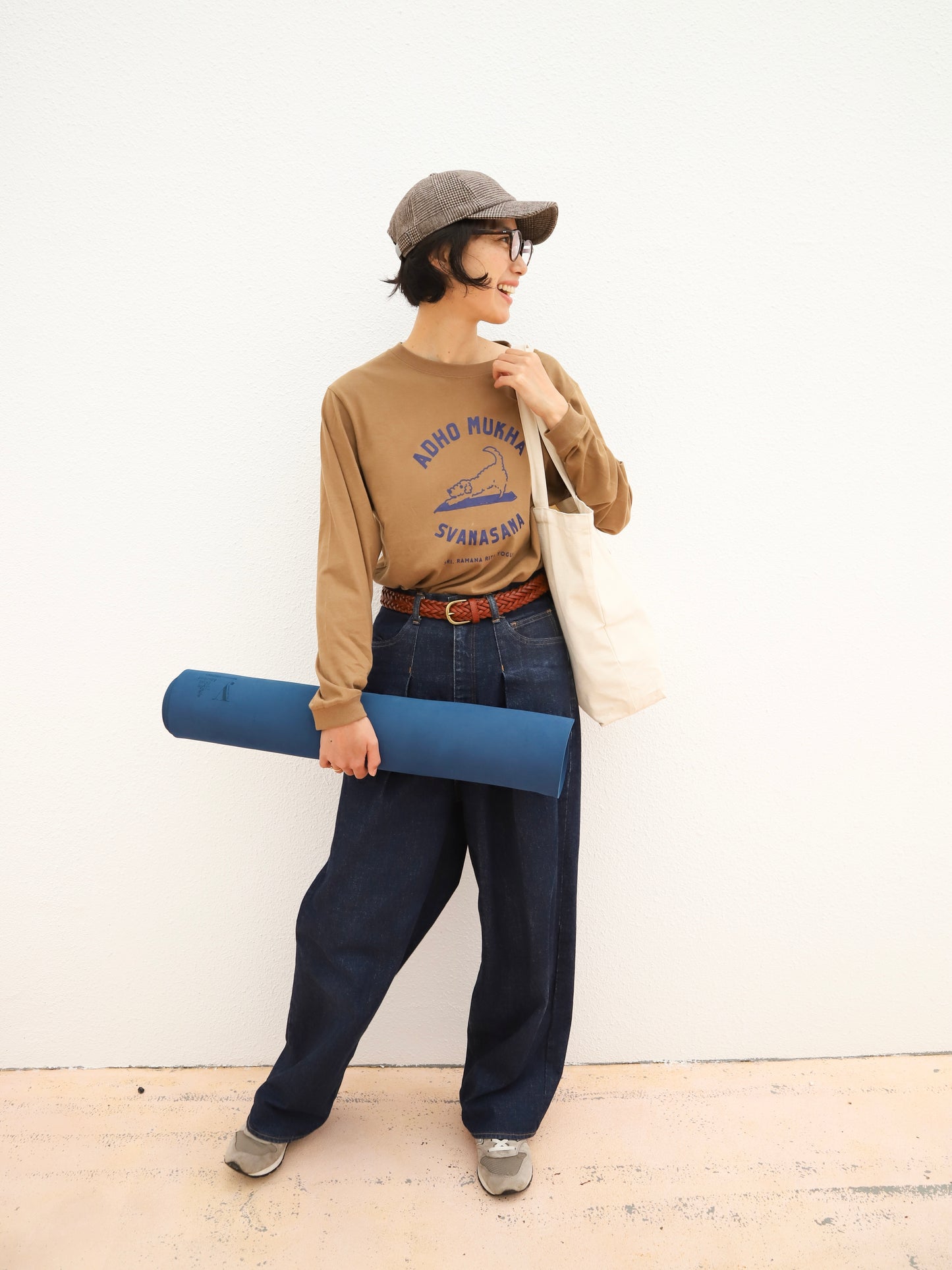 SRI.RAMANA RITA YOGUE ADHOMUKHA SVANASANA /ダウンドッグ ロングTシャツ(ブラウン×ネイビー)