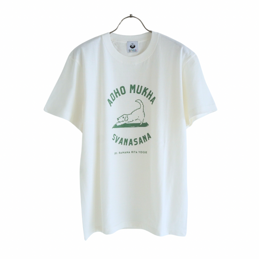 SRI.RAMANA.RITA.YOGUE/ADHO MUKHA SVANASANA Tシャツ(オフホワイト×モスグリーン)