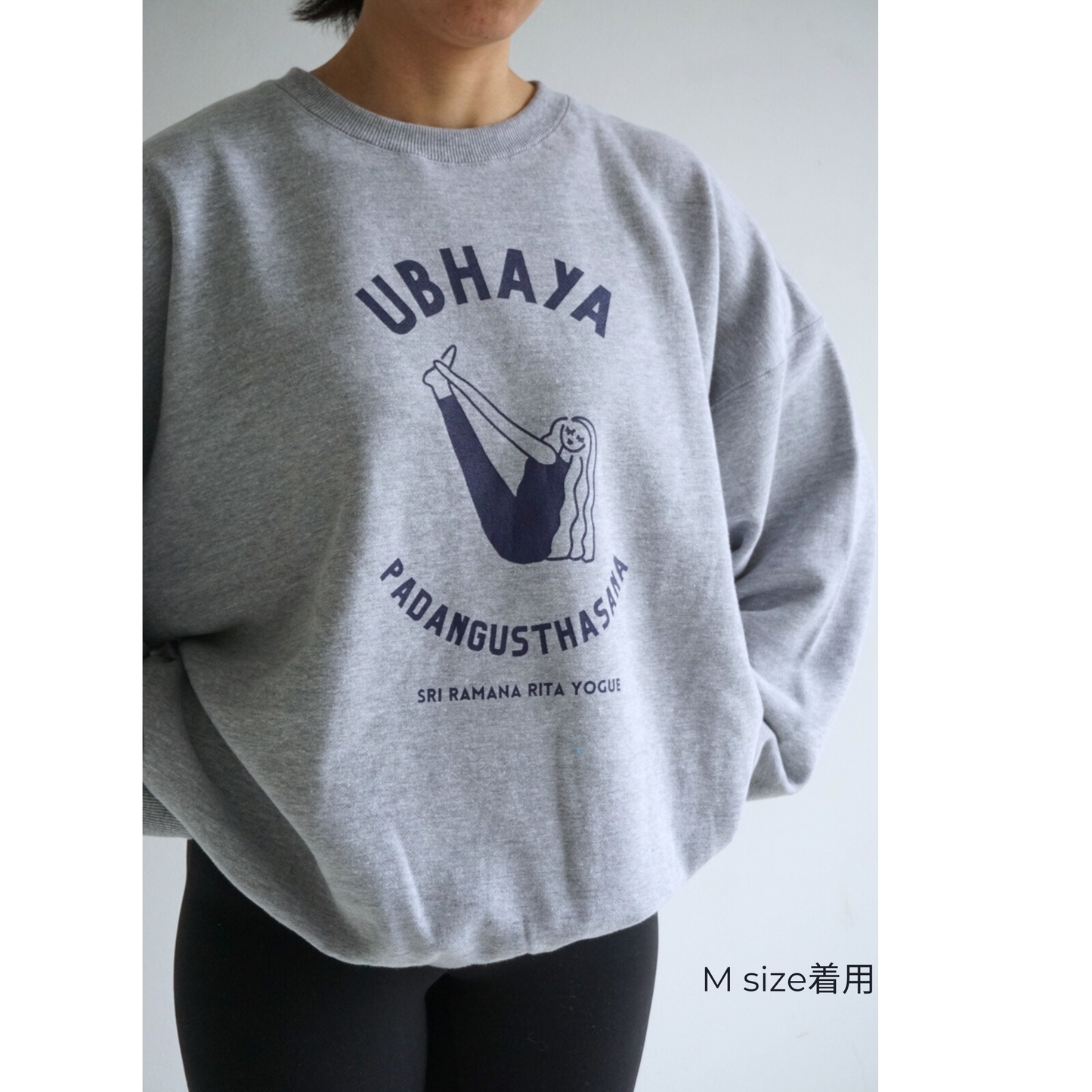 SRI.RAMANA.RITA.YOGUE／Ubhaya Padangusthasana トレーナー（グレー×ネイビー）