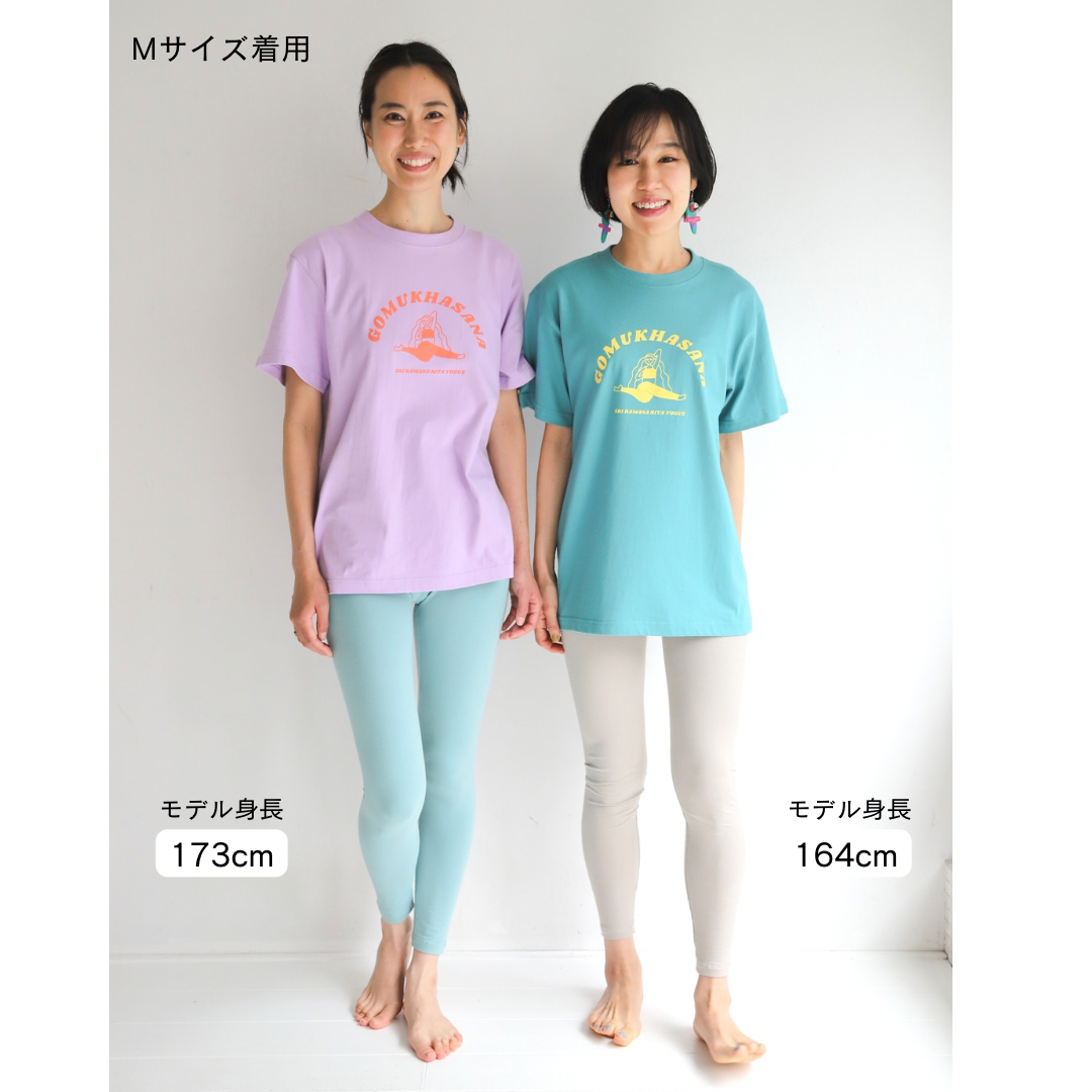 SRI.RAMANA.RITA.YOGUE  ADHOMUKHA SVANASANA ／ダウンドッグ　Tシャツ（オフホワイト×サワーブルー）