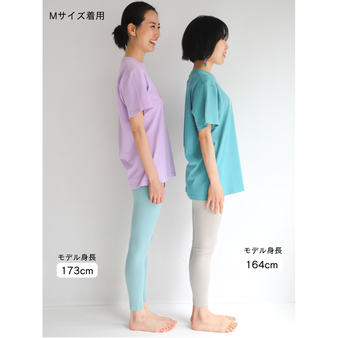 SRI.RAMANA.RITA.YOGUE  ADHOMUKHA SVANASANA ／ダウンドッグ　Tシャツ（オフホワイト×サワーブルー）