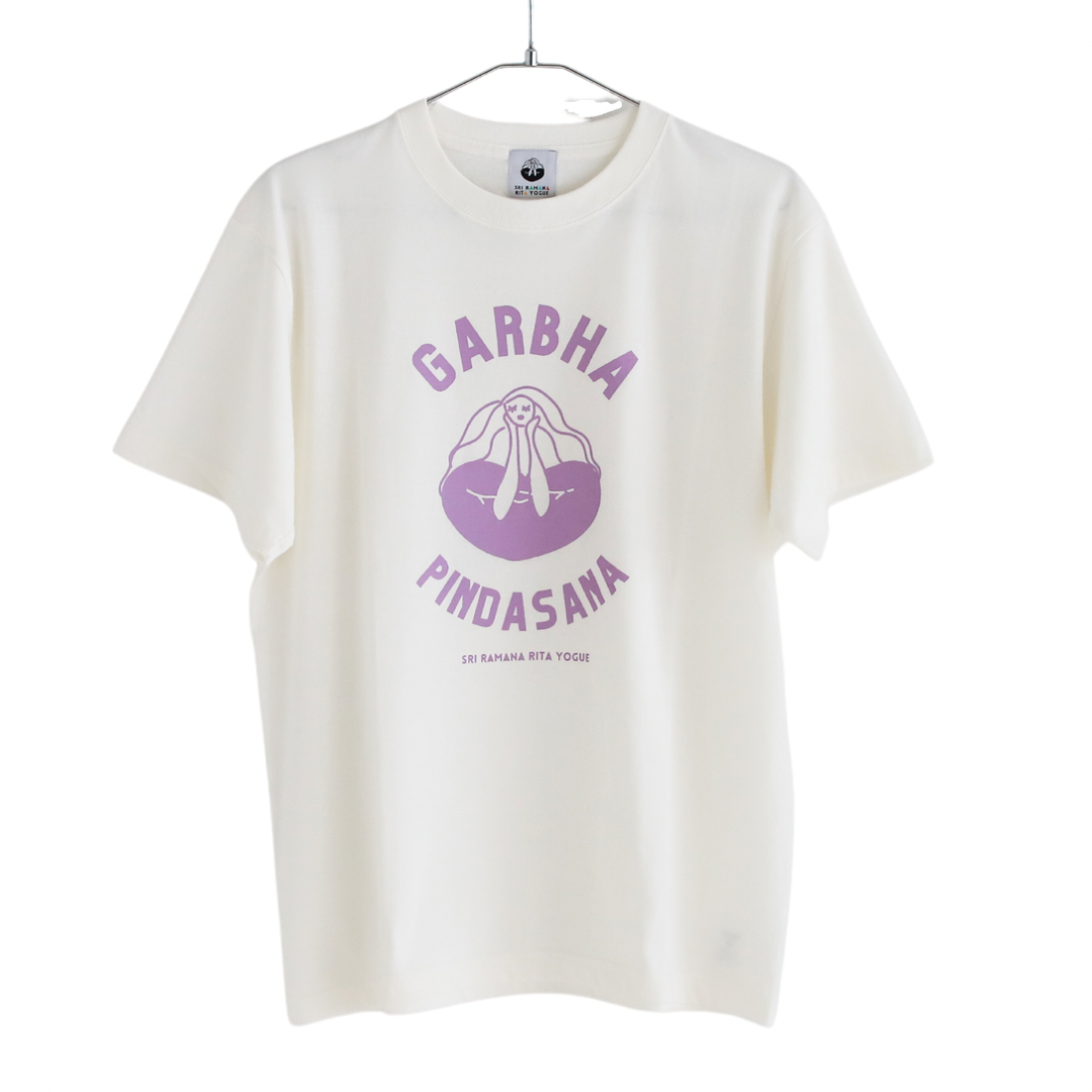 SRI.RAMANA.RITA.YOGUE／GARBHA PINDASNA Tシャツ（白× ライトパープル）