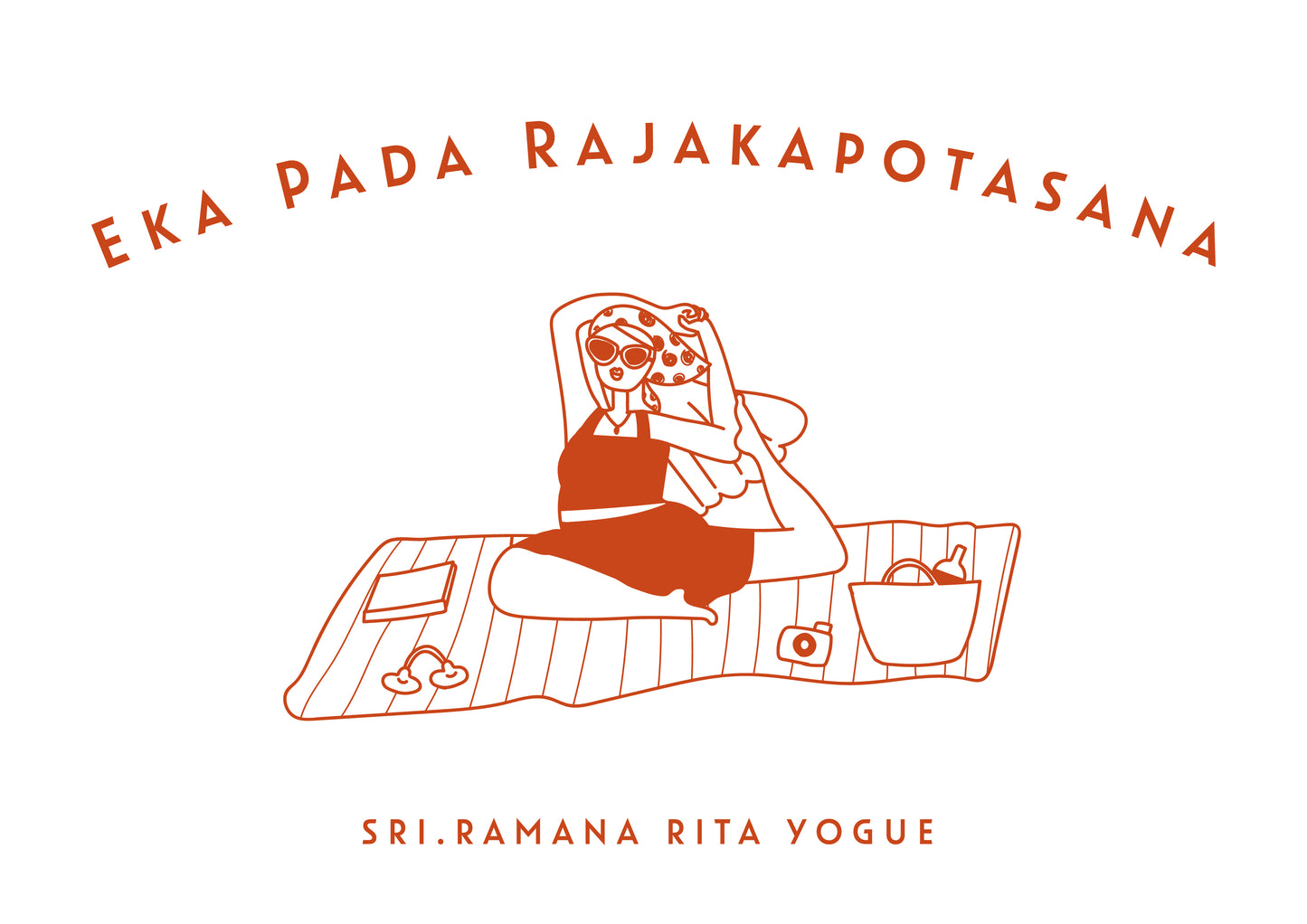 SRI.RAMANA.RITA.YOGUE/EKA PADA RAJAKAPOTASANA Tシャツ（白×テラコッタレッド）