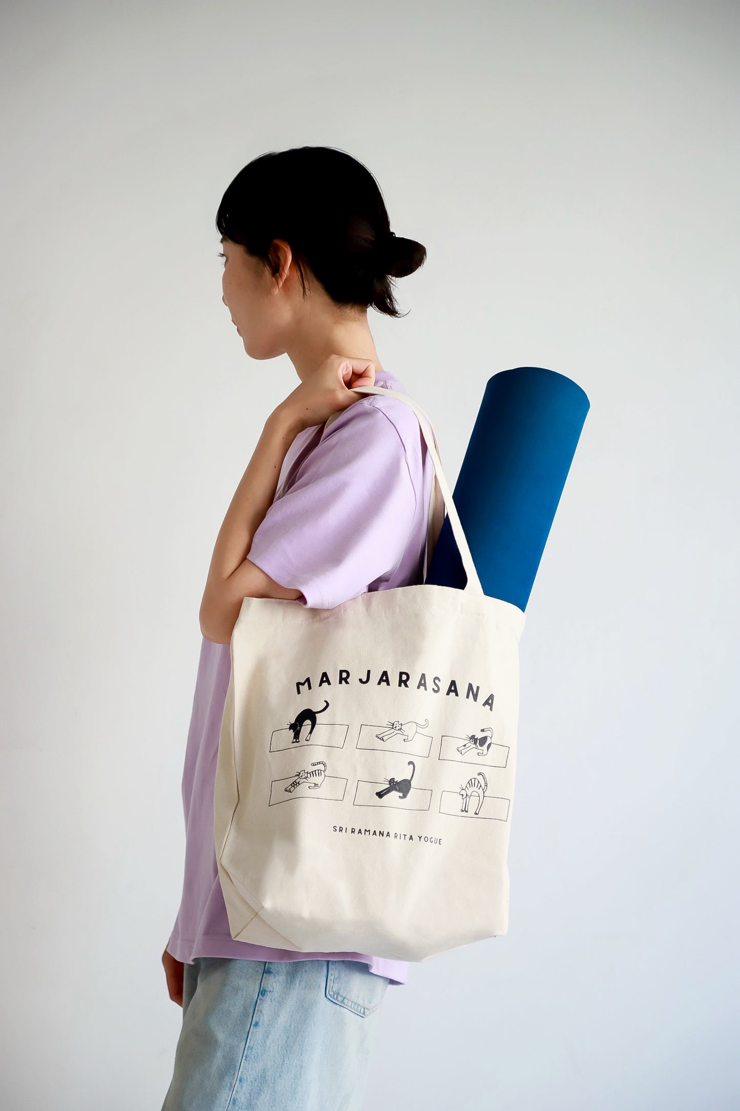 SRI.RAMANA.RITA.YOGUE MARJARASANA 猫のポーズ トートバッグ（黒）