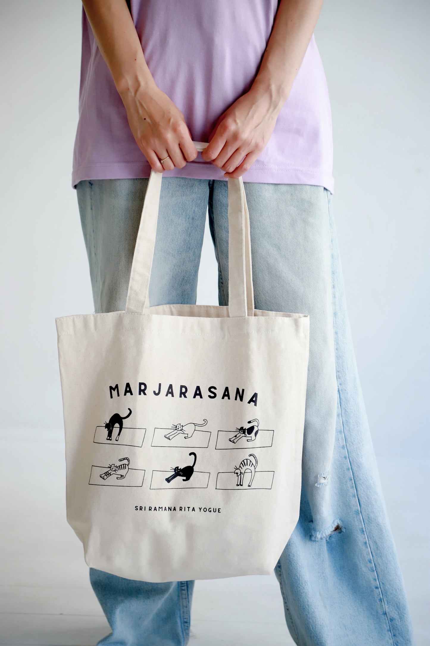 SRI.RAMANA.RITA.YOGUE MARJARASANA 猫のポーズ トートバッグ（黒）