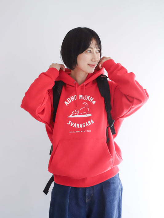 SRI.RAMANA.RITA.YOGUE／ADHO MUKHA SVANASANA　パーカー（赤×白）