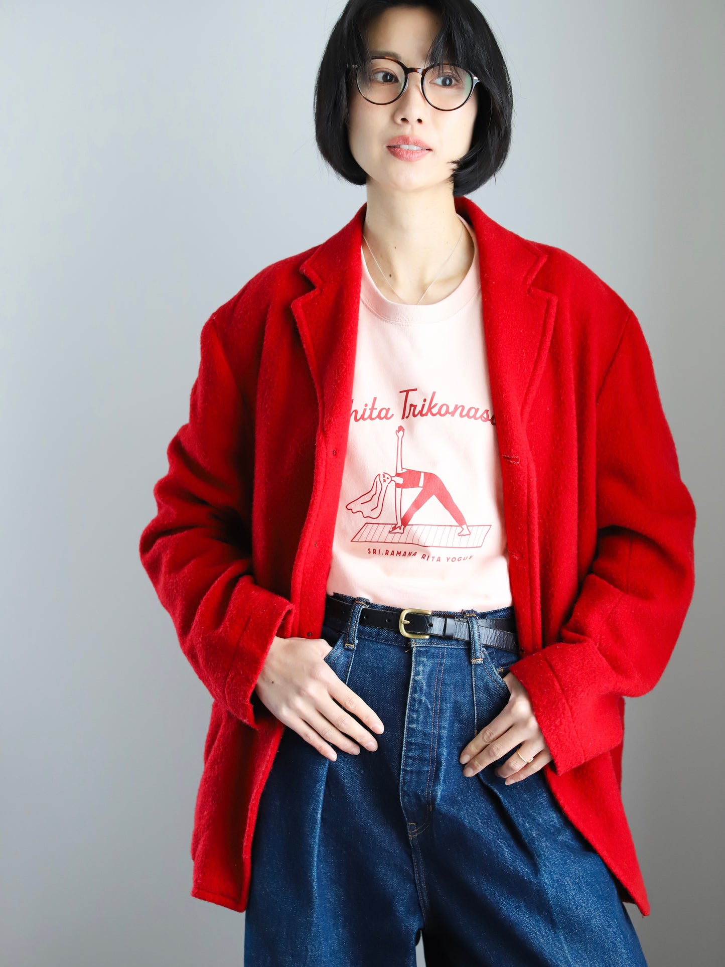 SRI.RAMANA.RITA.YOGUE Utthita Trikonasana  ロングTシャツ（サーモンピンク×レッド）