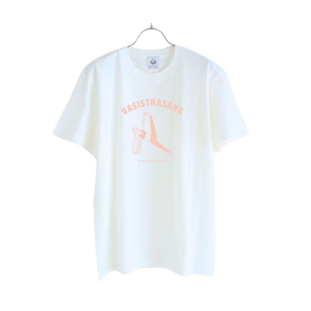 SRI.RAMANA.RITA.YOGUE VASISTHASANA Tシャツ（オフホワイト×サーモンピンク）